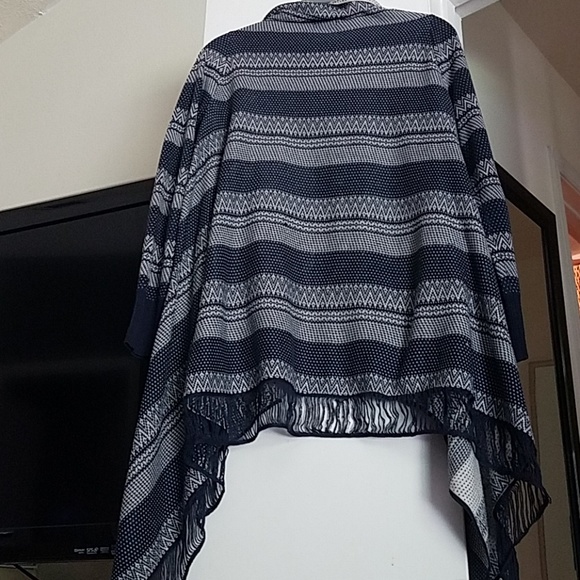 CC Blue Patterned Sweater - Picture 3 of 3